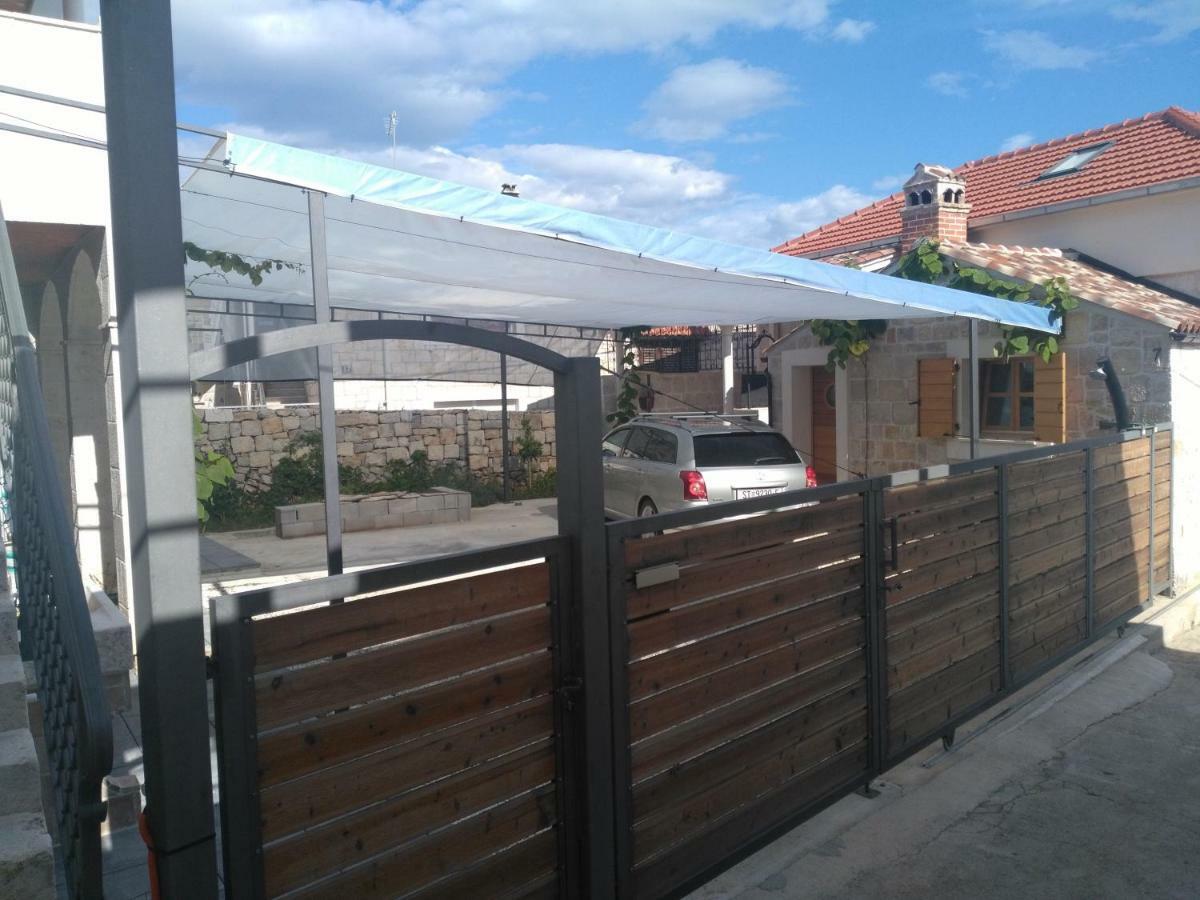 Apartment Buga Слатине Экстерьер фото