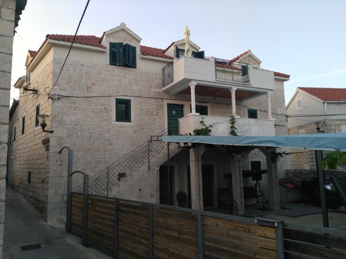 Apartment Buga Слатине Экстерьер фото